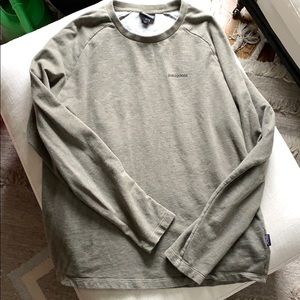 Men’s Patagonia long sleeve shirt Large